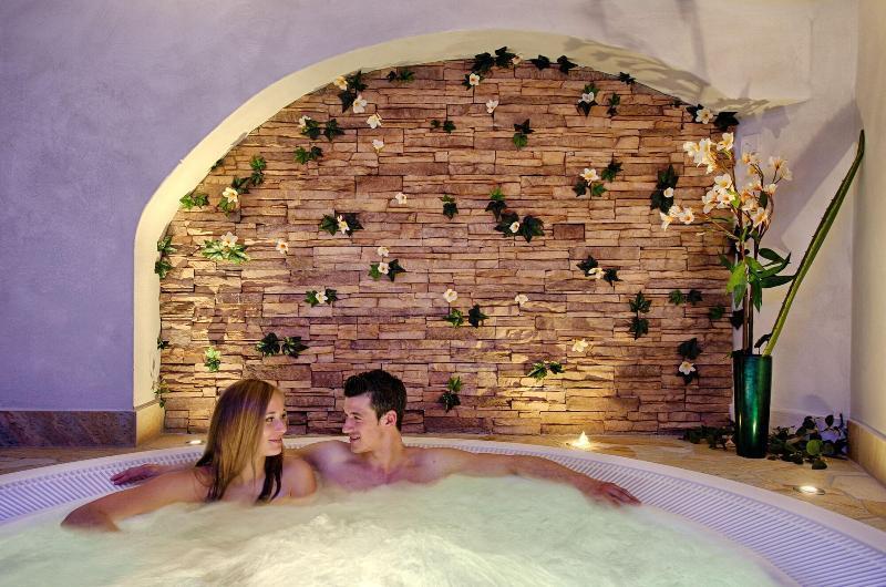 Stoa - Elegant & Romantic Guest House - "Adults Only" San Vigilio Di Marebbe Eksteriør bilde